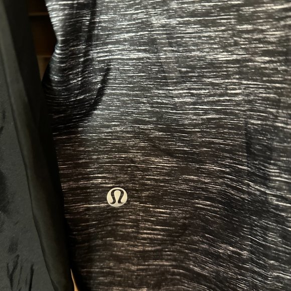 Lululemon Pack it Jacket 11 Mens Needles White Black - Picture 3 of 7